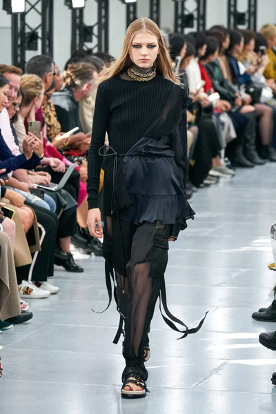Look 30